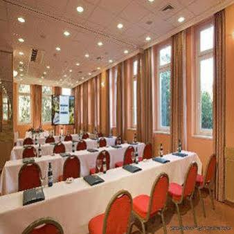 Hotel Patria Pecs Exterior photo