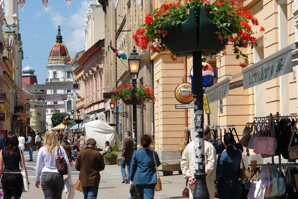 Hotel Patria Pecs Exterior photo